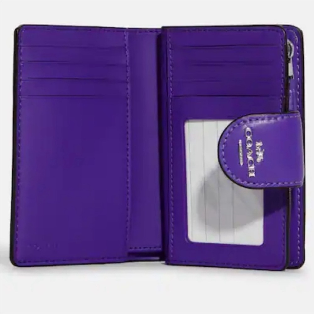 Coach Medium Corner Zip Wallet
With Mini Vintage Rose Print - Picture 2 of 4